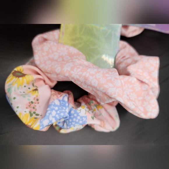 Bmagical Girls Patchwork Ruffle Bikini with 2 Hair Scrunchies, 2-Piece Size 3T - Picture 10 of 12